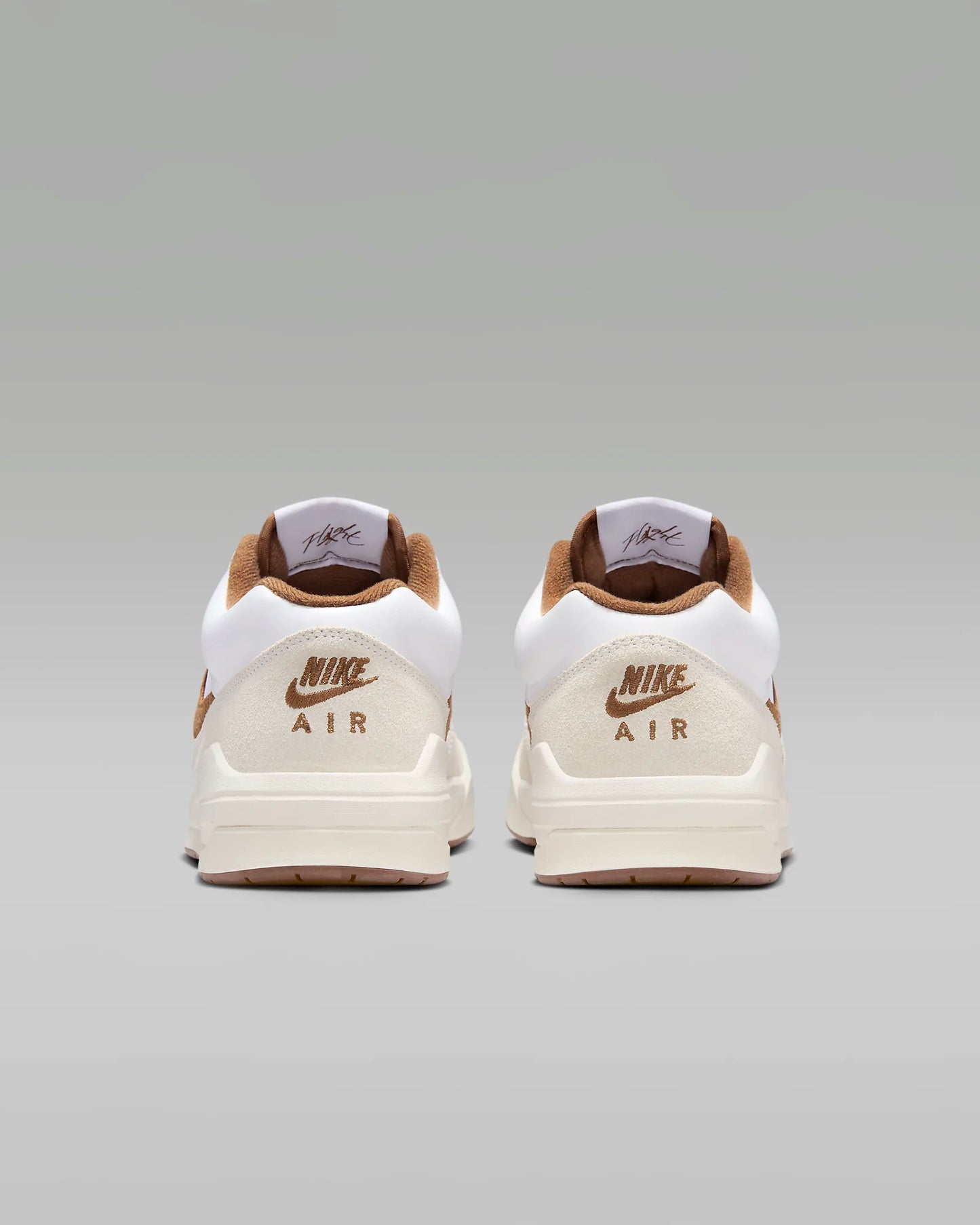 Nike Stadium 90 Sneakers in White and Light Brown with Leather Upper and Air Cushioning